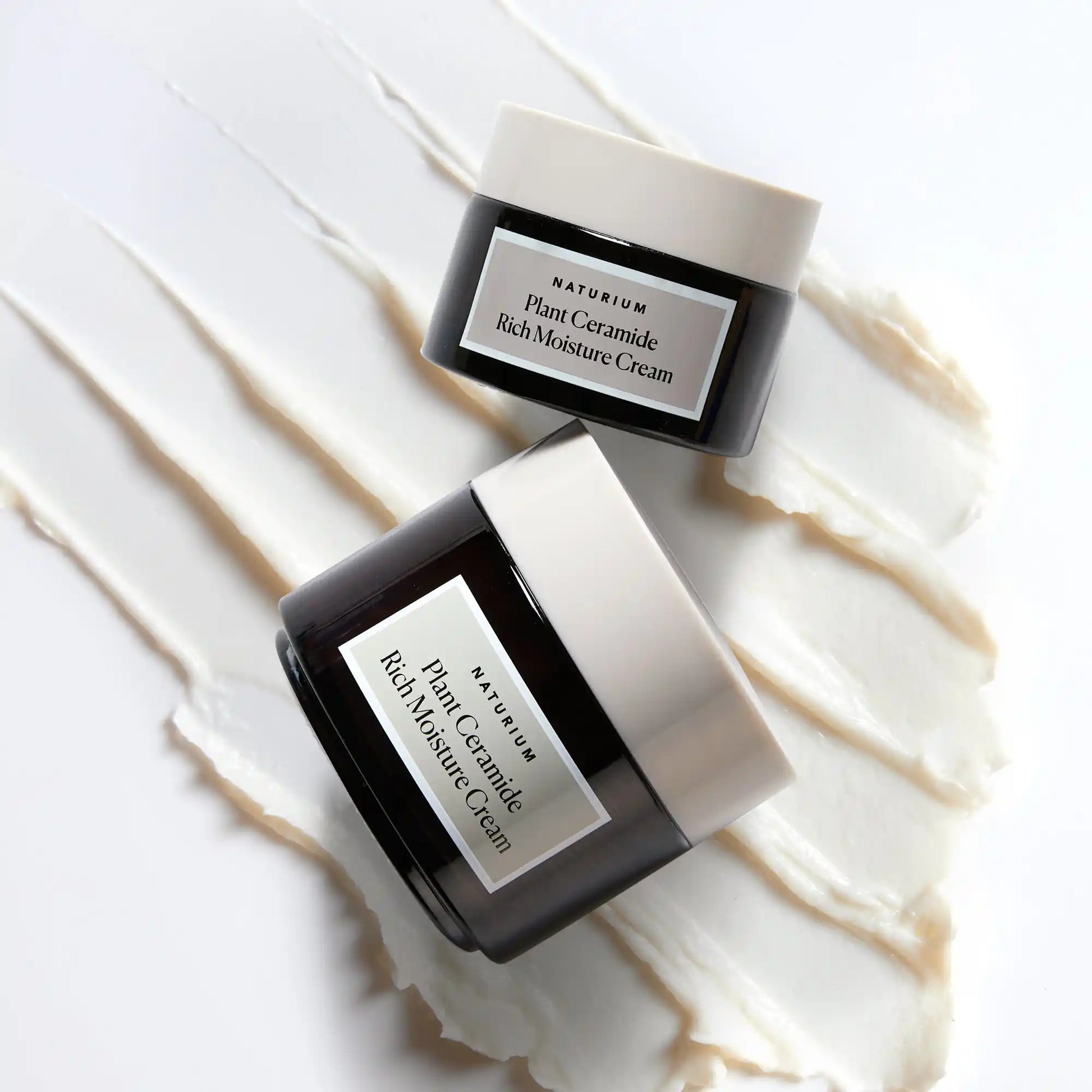 plant-ceramide-rich-moisture-cream-jumbo-j7 11_18_2021_Naturium0575-crop.webp