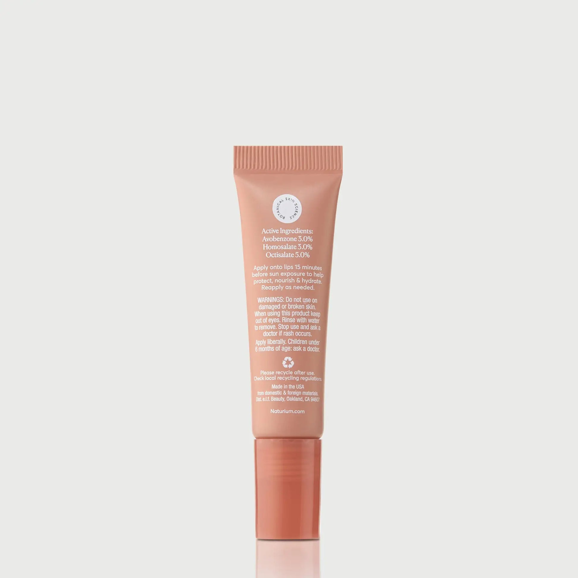 phyto-glow-lip-balm-spf-45-getaway-e4 NATR-10126_PhytoGlow_SPF_Getaway_primary_capon_back_bonebkgd_1.webp